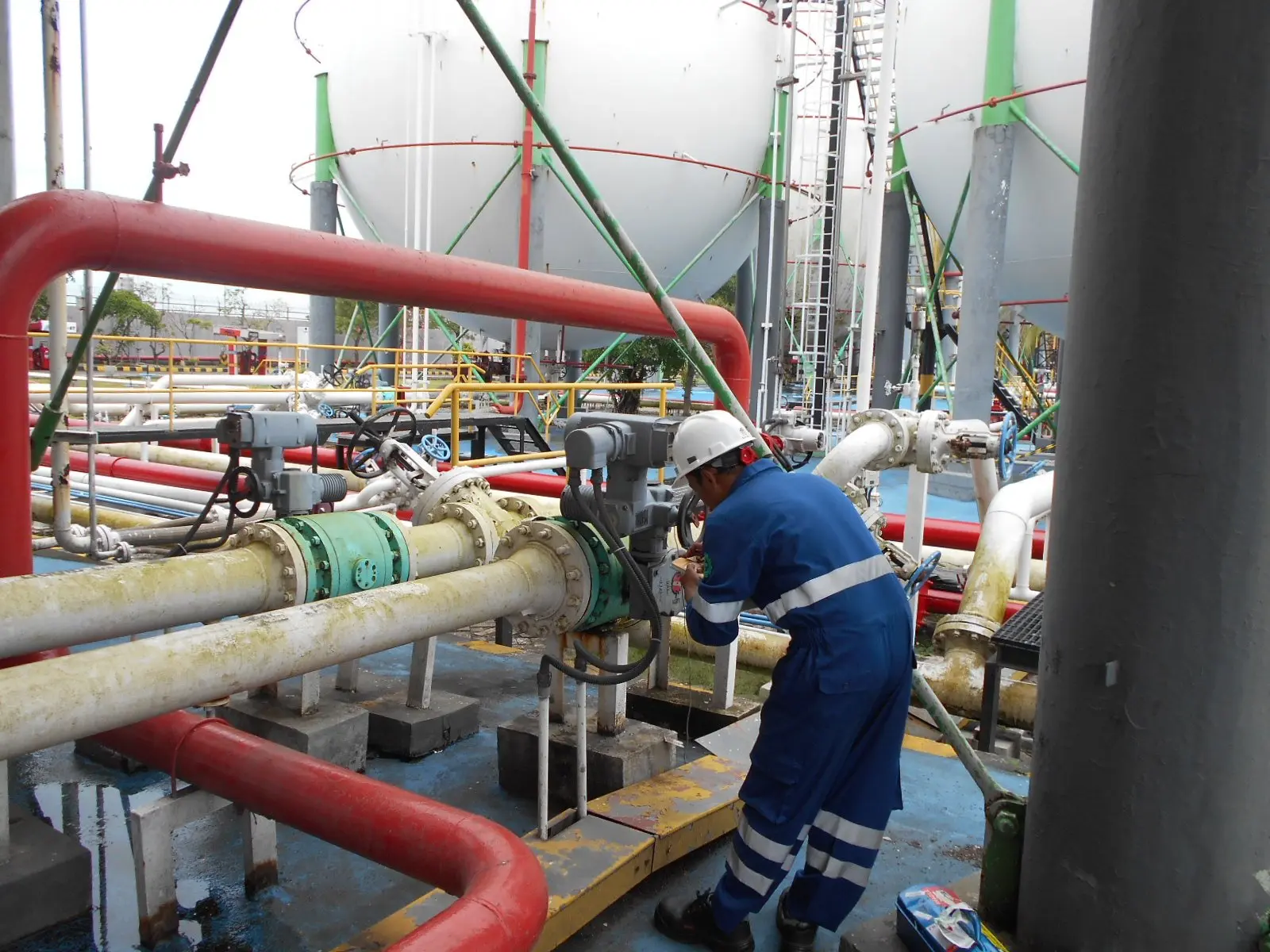 Teknisi TSI installation & commissioning mov auma di PT Pertamina LPG Perak, Surabaya