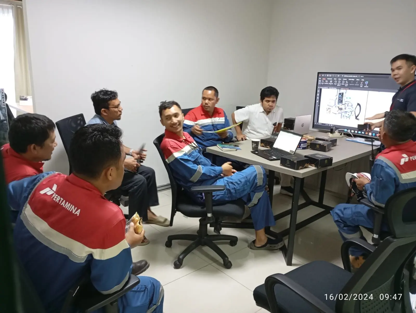 Teknisi TSI training aktuator auma di Refinery Unit II Dumai
